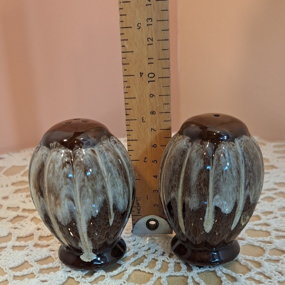 🤎3 for $15🤎Vintage Brown Dining Salt And Pepper Shakers - Picture 3 of 4